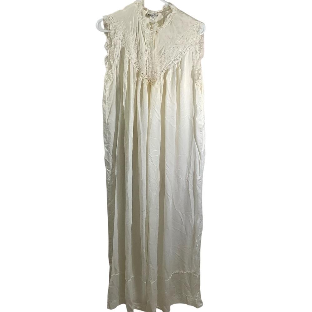 Christian Dior Vintage Elegant Cream Lace Nightgown